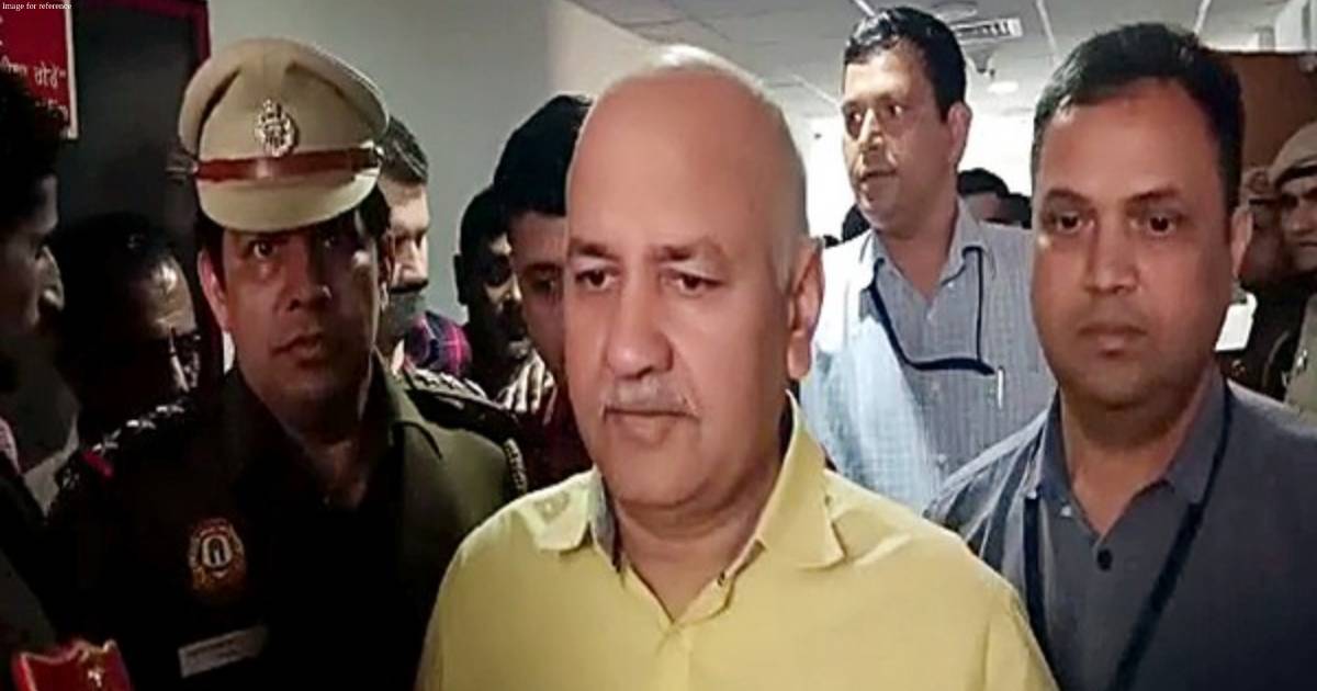 FIR filed after poster in favour of Manish Sisodia found in Delhi school
